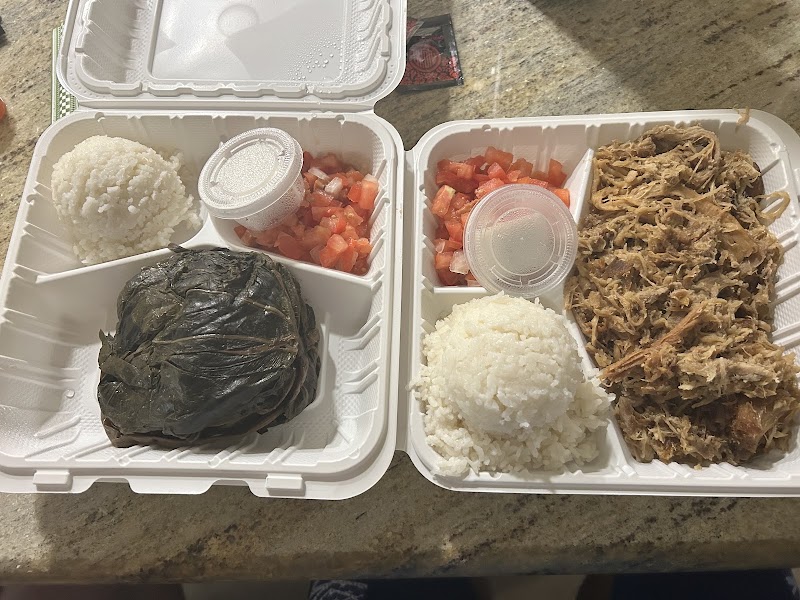 Food and interior photo 5 at Oʻahu Grill in Honolulu