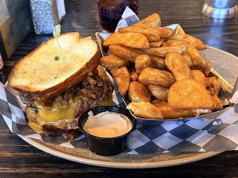 Food and interior photo 5 at Brand 44° N in Terrebonne