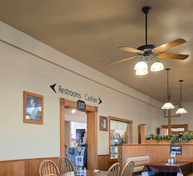Food and interior photo 5 at Carriage Crossing Restaurant and Bakery in Yoder